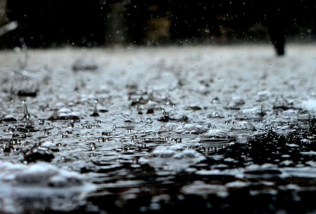 Van de regen in de drup